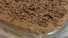 Pavê de morango com mousse de chocolate