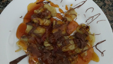 Banana com chocolate e caramelo