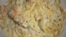 Spaguetti com camarão aos quatro queijos do chef