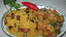 Maria Izabel com abobrinha refogada