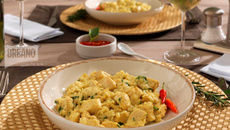 Arroz vitaminado urbano com frango ao curry