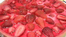 Torta de morango recheada