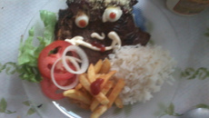 Bisteca bovina assada acompanhada de batata assada