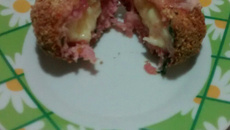 Almôndega de lingüiça recheada com provolone e catupiry