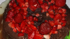 Bolo úmido de chocolate