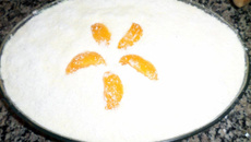 Torta de abacaxi com pêssegos