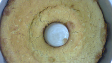 Bolo cremoso de fubá da mamãe