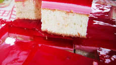 Bolo gelatinado de morango