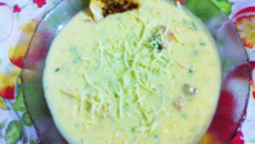 Caldinho cremoso de mandioquinha com bacon.