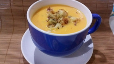 Creme de cenoura com frango