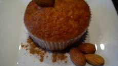 Cupcake de Banana Caramelizada com Amêndoas