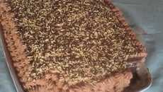 Bolo de chocolate com recheio de quatro leites