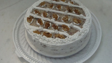 Bolo de Nozes Recheado