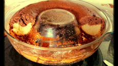 Bolo mesclado de baunilha e chocolate