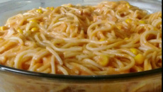 Macarrão com requeijão e maionese