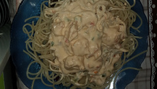 Macarrão ao molho branco de camarão