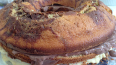 Bolo mármore de baunilha e chocolate