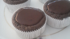 Bolo de alfarroba e amêndoas