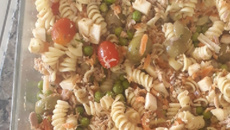 Salada de macarrão com atum 