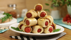 Enroladinho de salsicha de forno