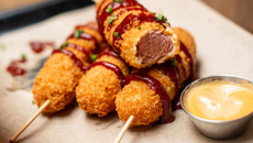 Cachorro-quente no palito 