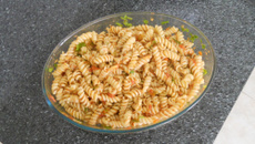 Macarrão picante com atum