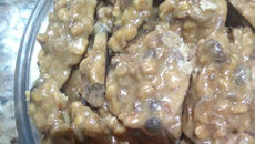 Pé de moleque com leite condensado da Clau