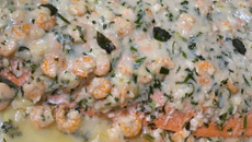 Macarrão com salmão e camarão