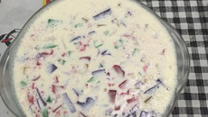 Gelatina colorida da Gi