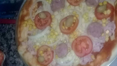 Pizza com borda recheada