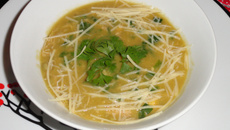 Caldo de ervilha com frango