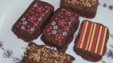 Fudge de chocolate com castanha de cajú e licor de gianduia