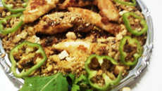 Frango assado com farofa crocante