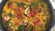 Moqueca Baiana na panela de barro