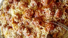 Macarrão com molho de linguiça