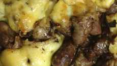 Coração de galinha ao forno com queijo coalho