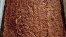 Bolo de batata doce roxa