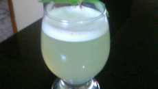 Suco de limão com hortelã super refrescante