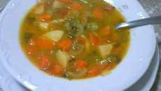 Sopa de salsão muito saborosa