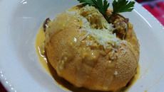 Creme de milho com bacon, calabresa e batata salsa