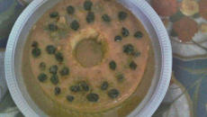 Pudim de pão com coco queimado e passas