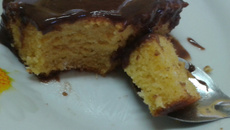 Bolo de cenoura crua