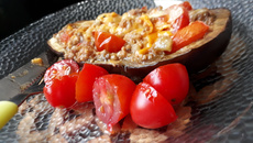 Berinjela recheada com atum