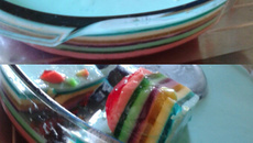 Gelatina colorida em camadas