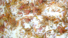 Escondido de arroz com linguiça ao creme