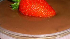 Mousse de morango com chocolate