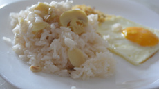 Arroz com vinho branco no micro-ondas