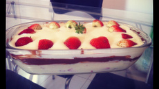 Pavê de morango com chocolate