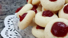 Biscoito de goma com goiabada delicioso