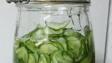 Conserva oriental de pepino japonês